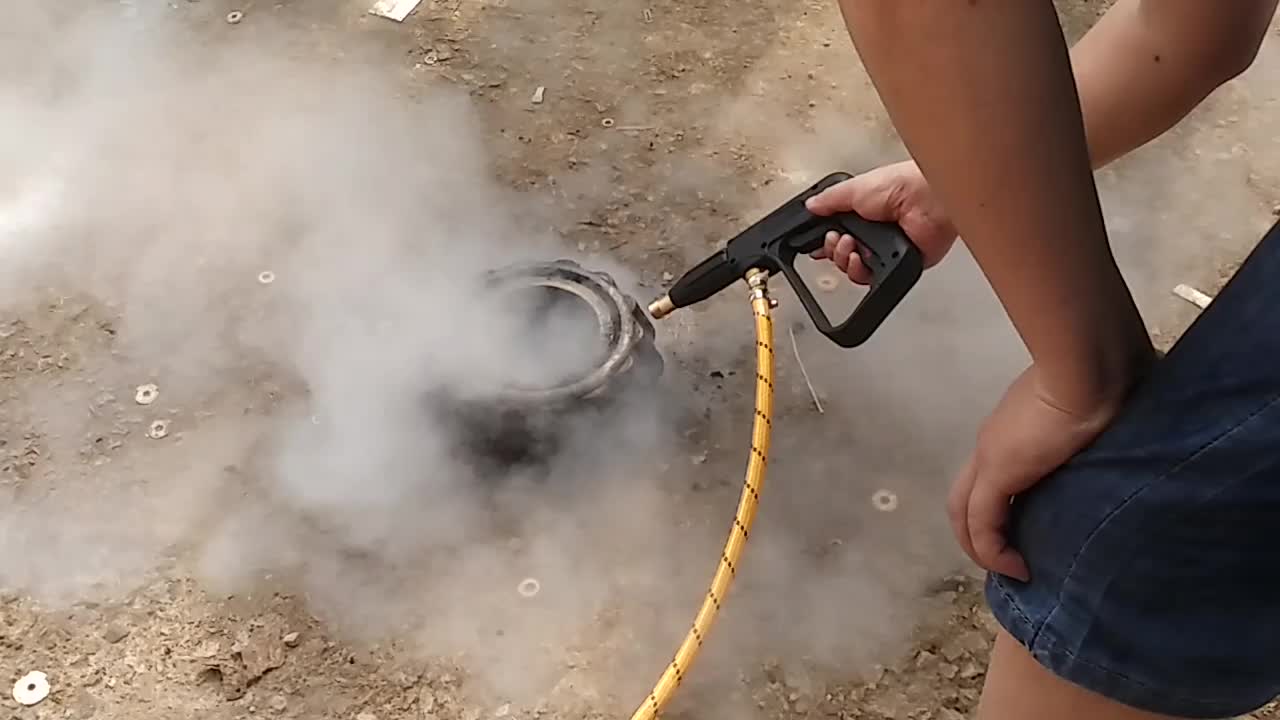 油污銹斑清洗使用河北高溫清洗電蒸汽發(fā)生器效果徹底嗎？