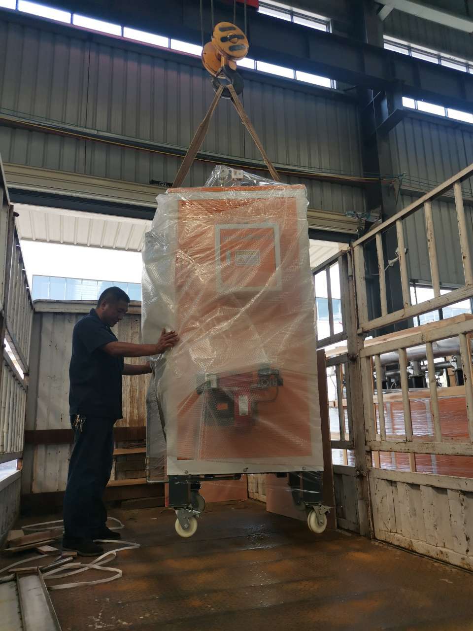 潔凈蒸汽助力食品生產(chǎn)，湖南食品加工潔凈蒸汽發(fā)生器發(fā)貨啦